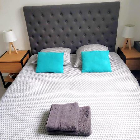 Chambre Et Salle De Bain De Privee Proche De Pau Bizanos Bagian luar foto